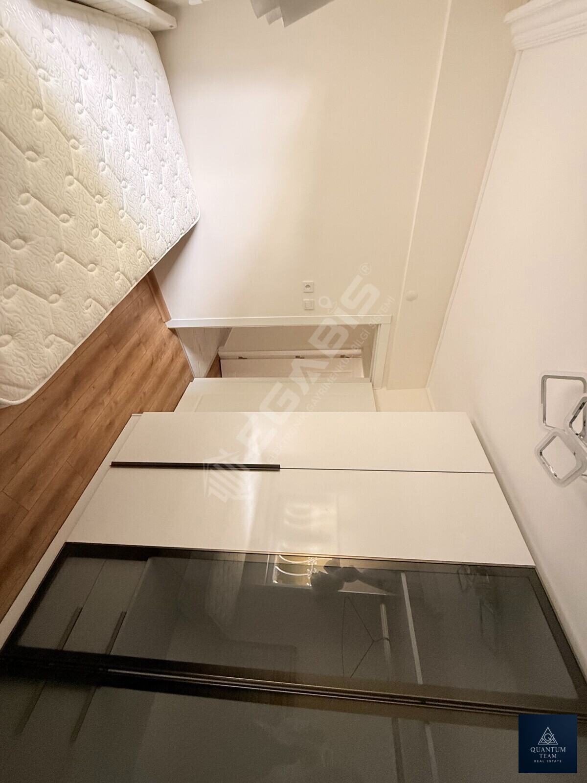 KİRALIK - TARABYA SANATÇILAR SİTESİ BAHÇE KULLANIMLI 3+1 DAİRE - 12