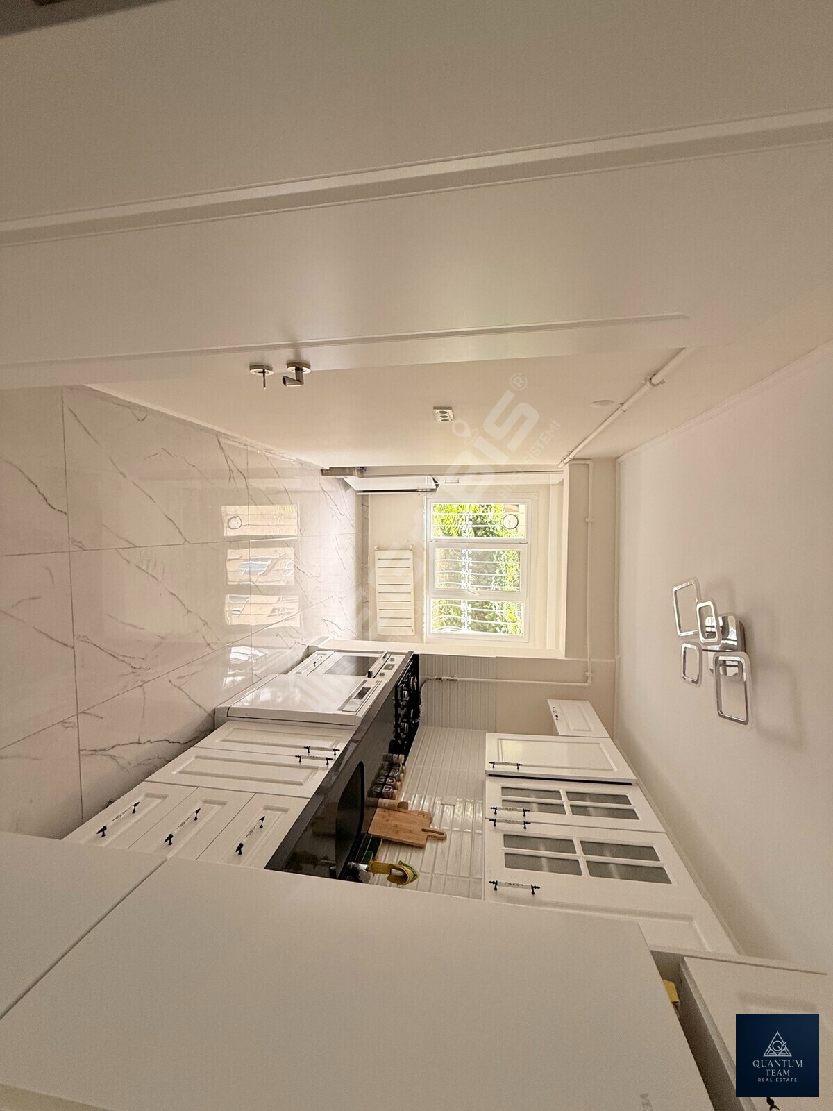 KİRALIK - TARABYA SANATÇILAR SİTESİ BAHÇE KULLANIMLI 3+1 DAİRE - 14