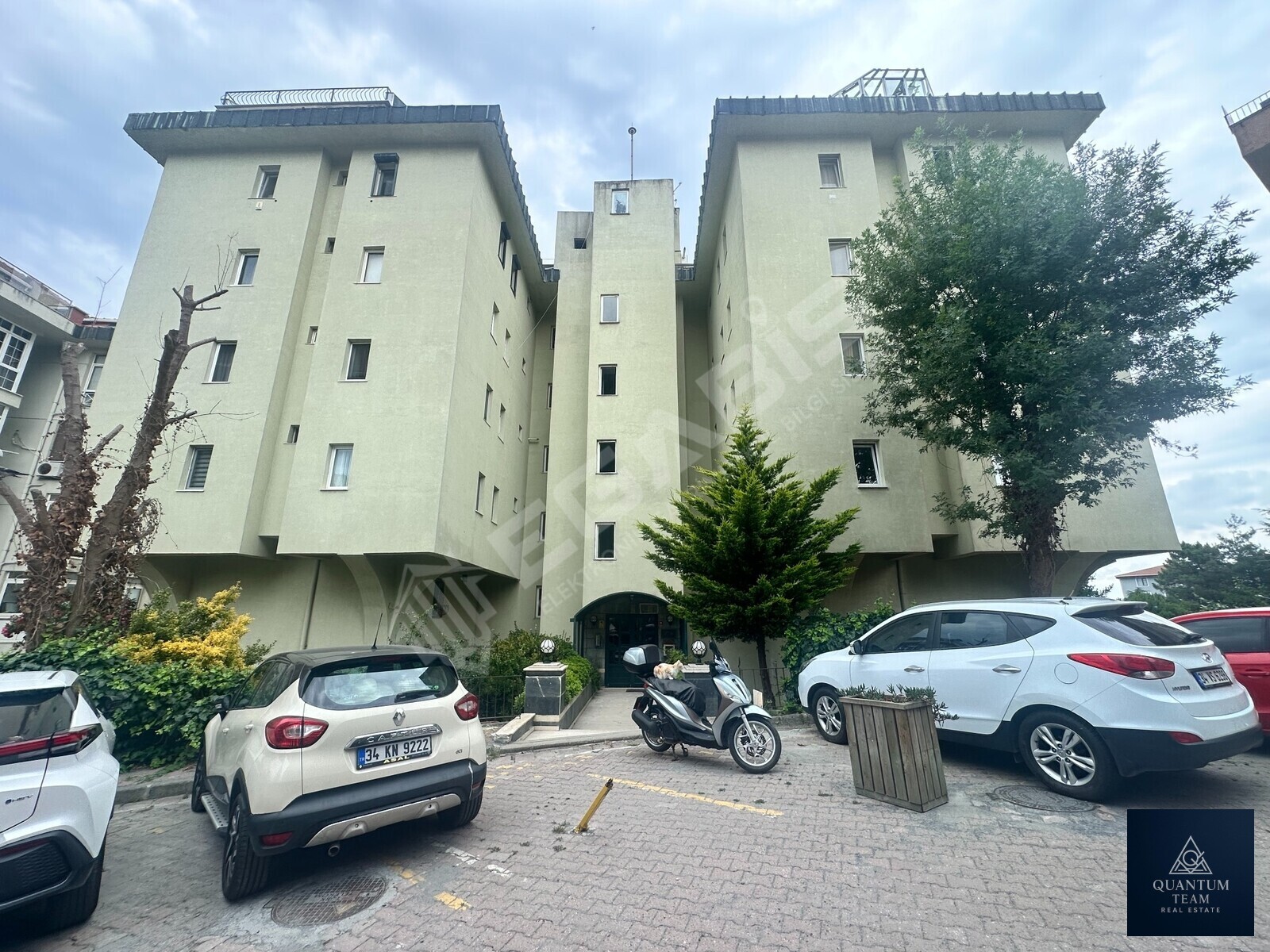 KİRALIK - TARABYA SANATÇILAR SİTESİ BAHÇE KULLANIMLI 3+1 DAİRE - 25