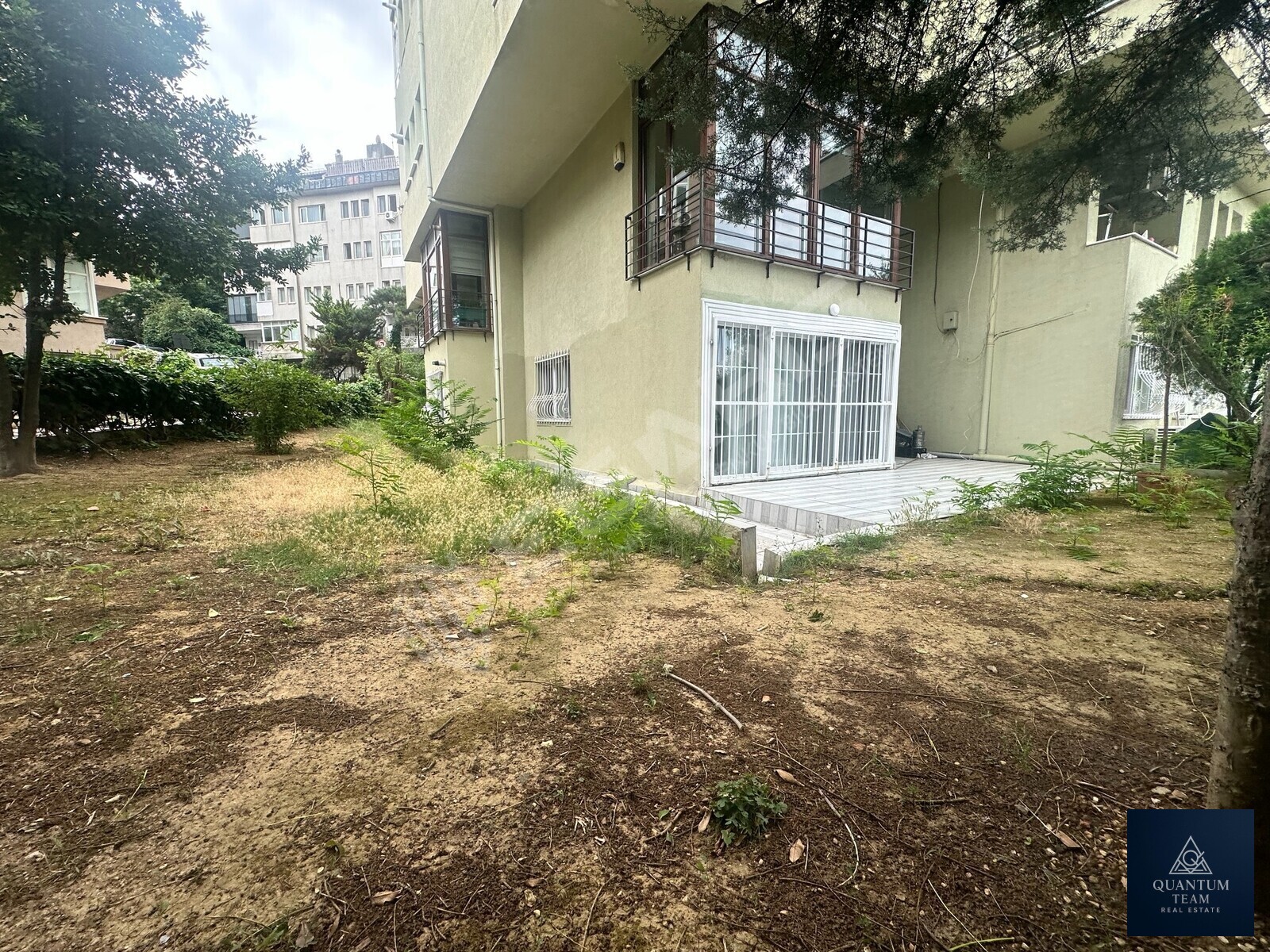 KİRALIK - TARABYA SANATÇILAR SİTESİ BAHÇE KULLANIMLI 3+1 DAİRE - 27