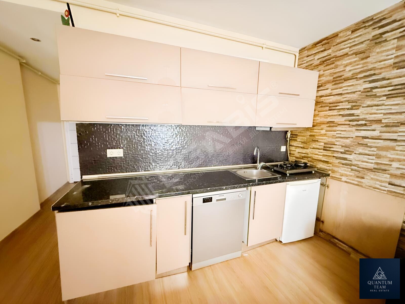 KİRALIK ŞİŞLİ | 19 MAYISTA 1+1 | 3. KAT | EŞYALI - 10