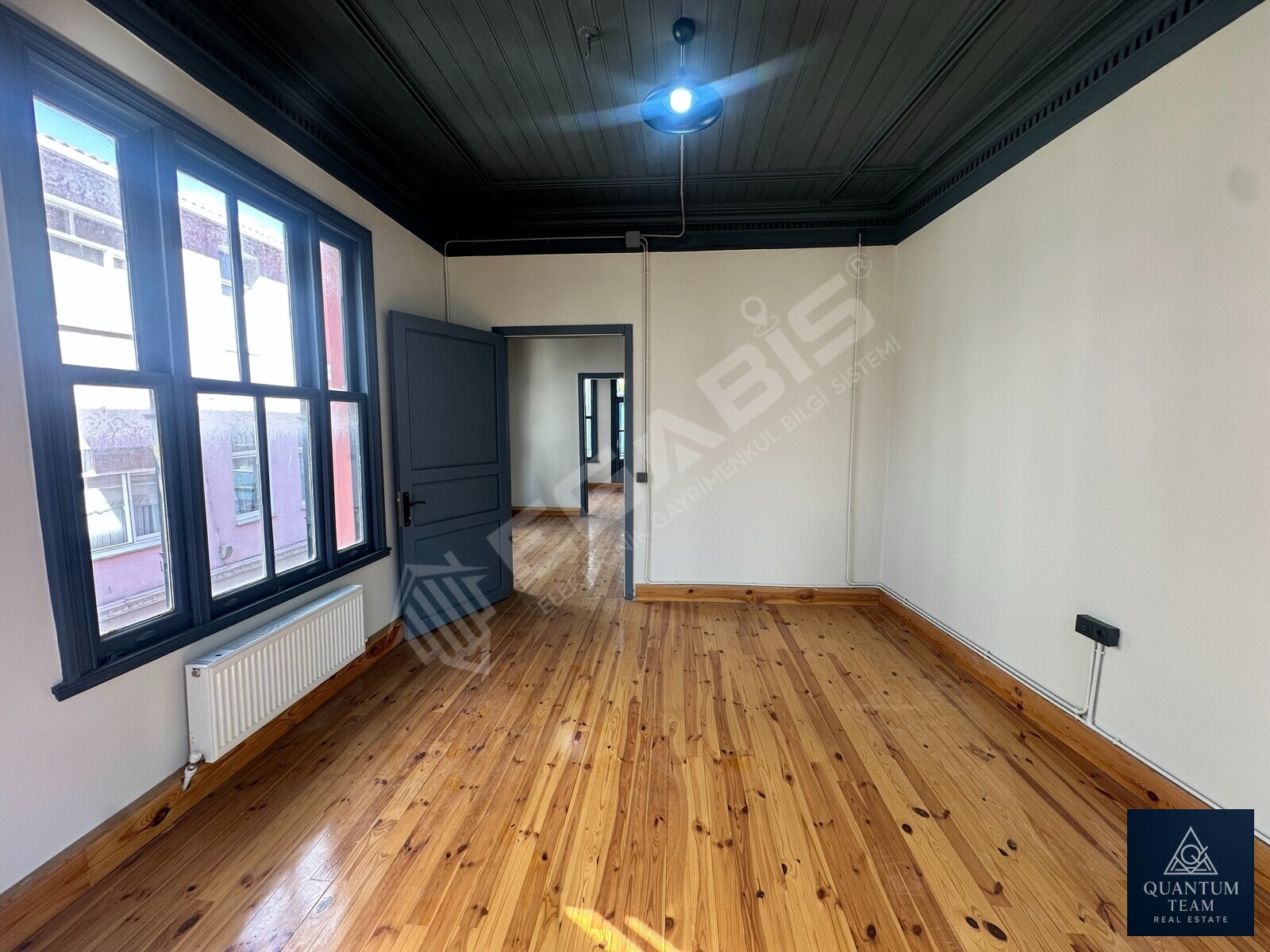 SATILIK - BALAT'TA 4 KATLI, KAT MÜLKİYETLİ KOMPLE BİNA - 21