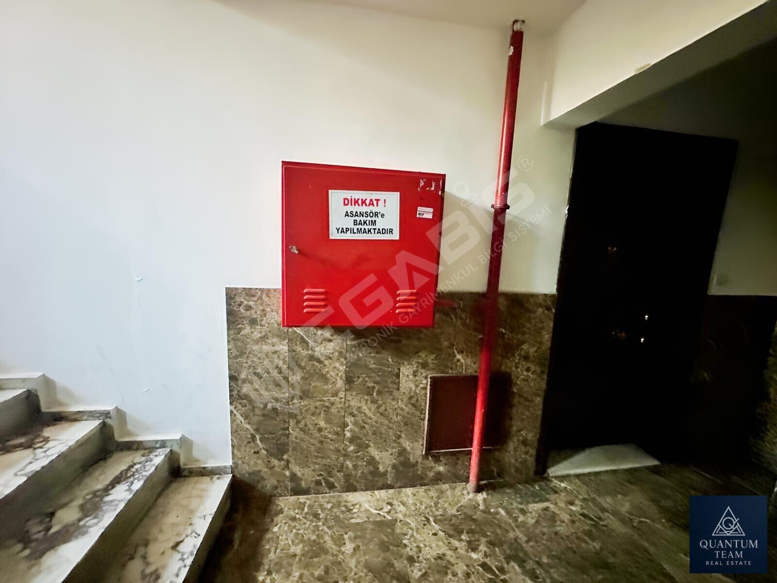 SATILIK - BEYLİKDÜZÜ BARIŞ'TA SİTE İÇİNDE 3+1 DAİRE - 5