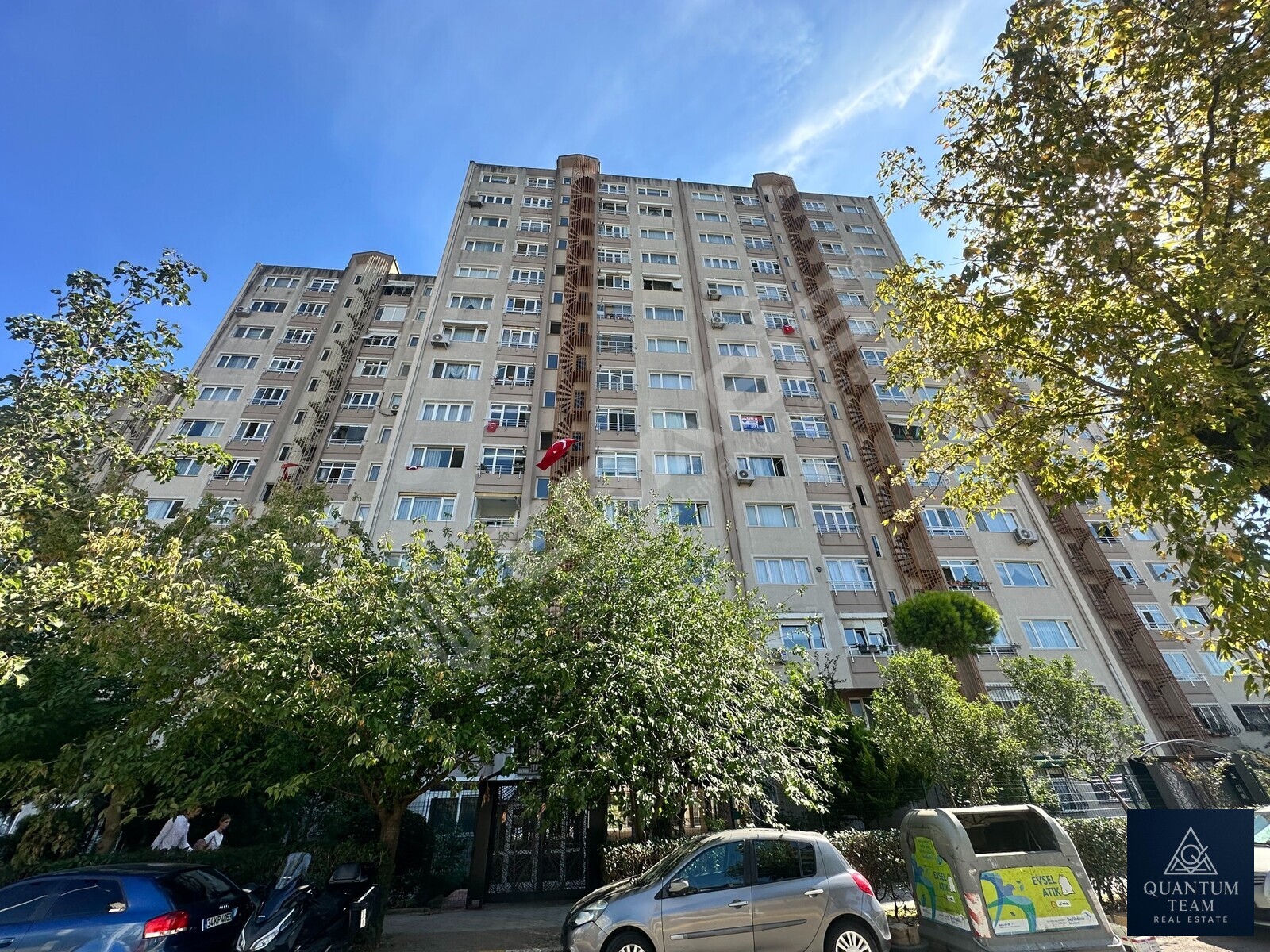 SATILIK - BEYLİKDÜZÜ BARIŞ'TA SİTE İÇİNDE 3+1 DAİRE - 14