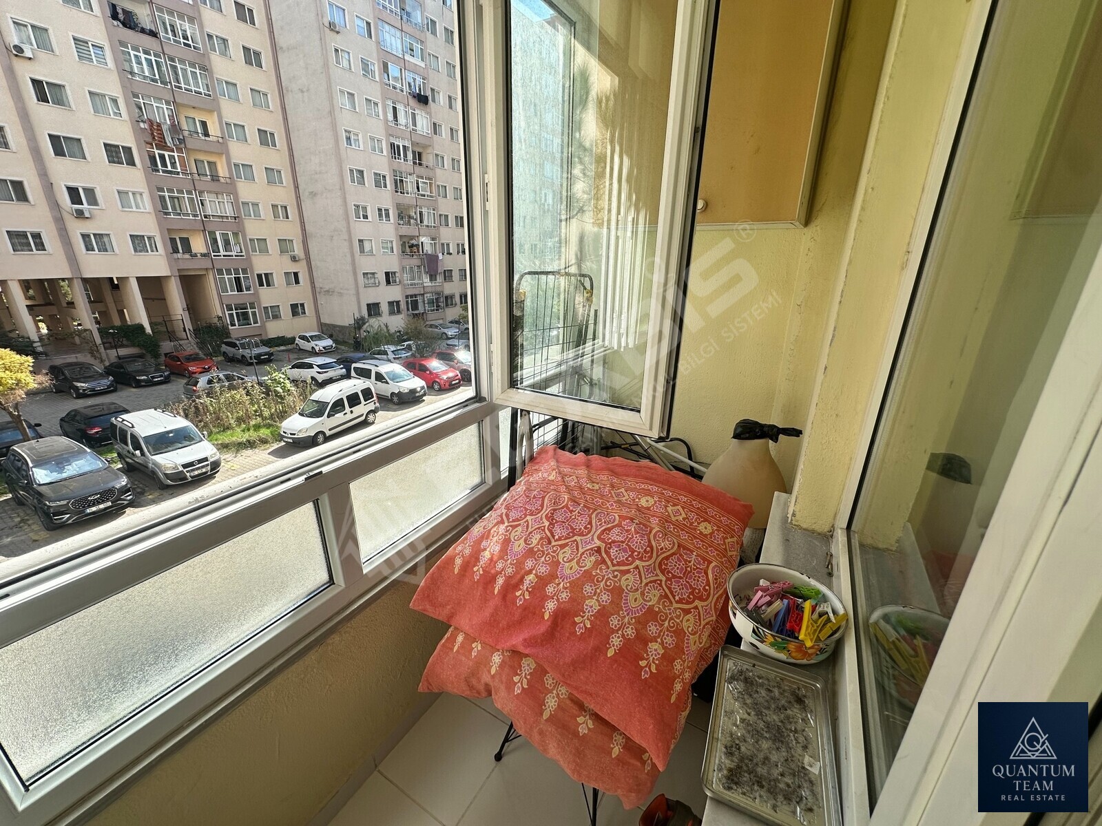 SATILIK - BEYLİKDÜZÜ BARIŞ'TA SİTE İÇİNDE 3+1 DAİRE - 21