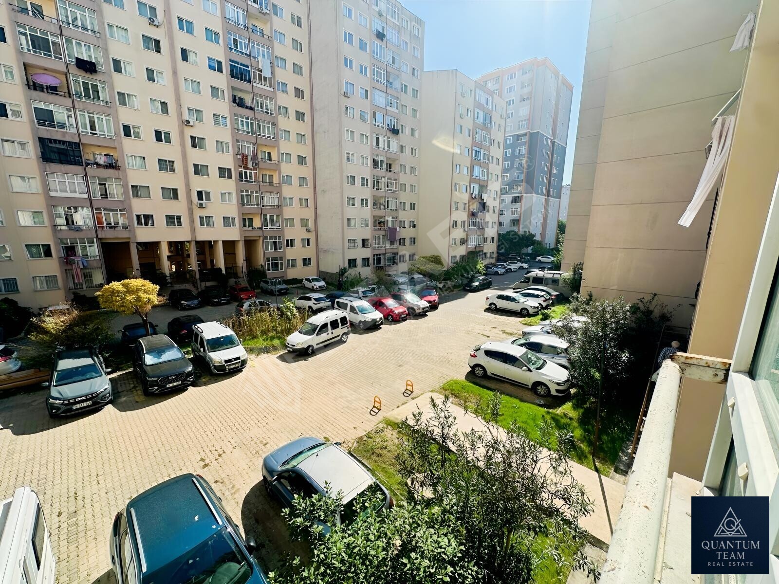 SATILIK - BEYLİKDÜZÜ BARIŞ'TA SİTE İÇİNDE 3+1 DAİRE - 23