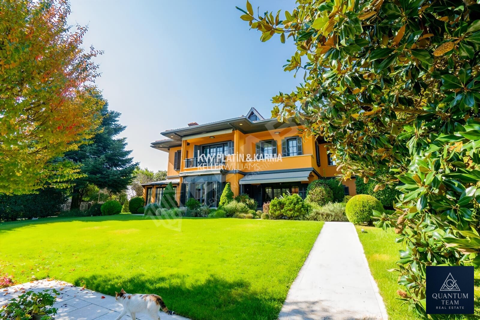 SATILIK - KEMER COUNTRY'DE ORMANA KOMŞU HAVUZLU MÜSTAKİL VİLLA