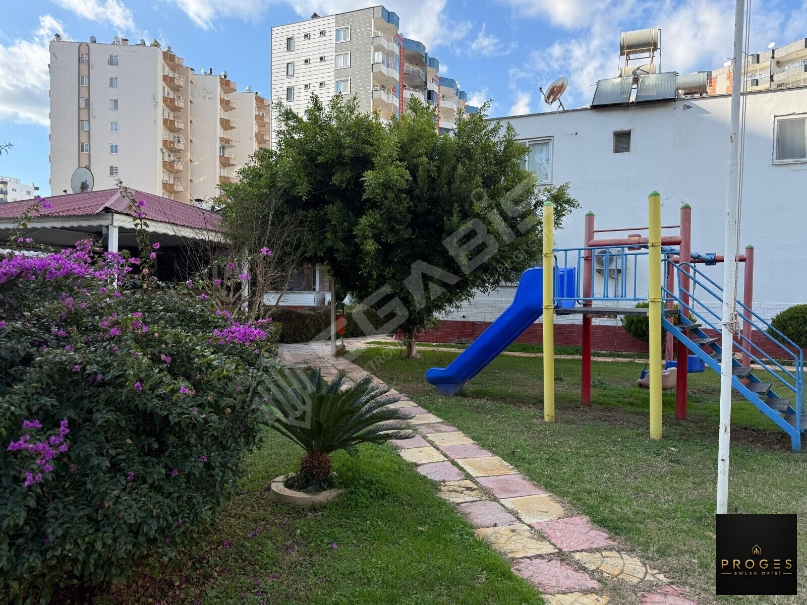 TÖMÜKTE DENİZE 5 DAKİKA YÜRÜME MESAFESİNDE SATILIK VİLLA - 7