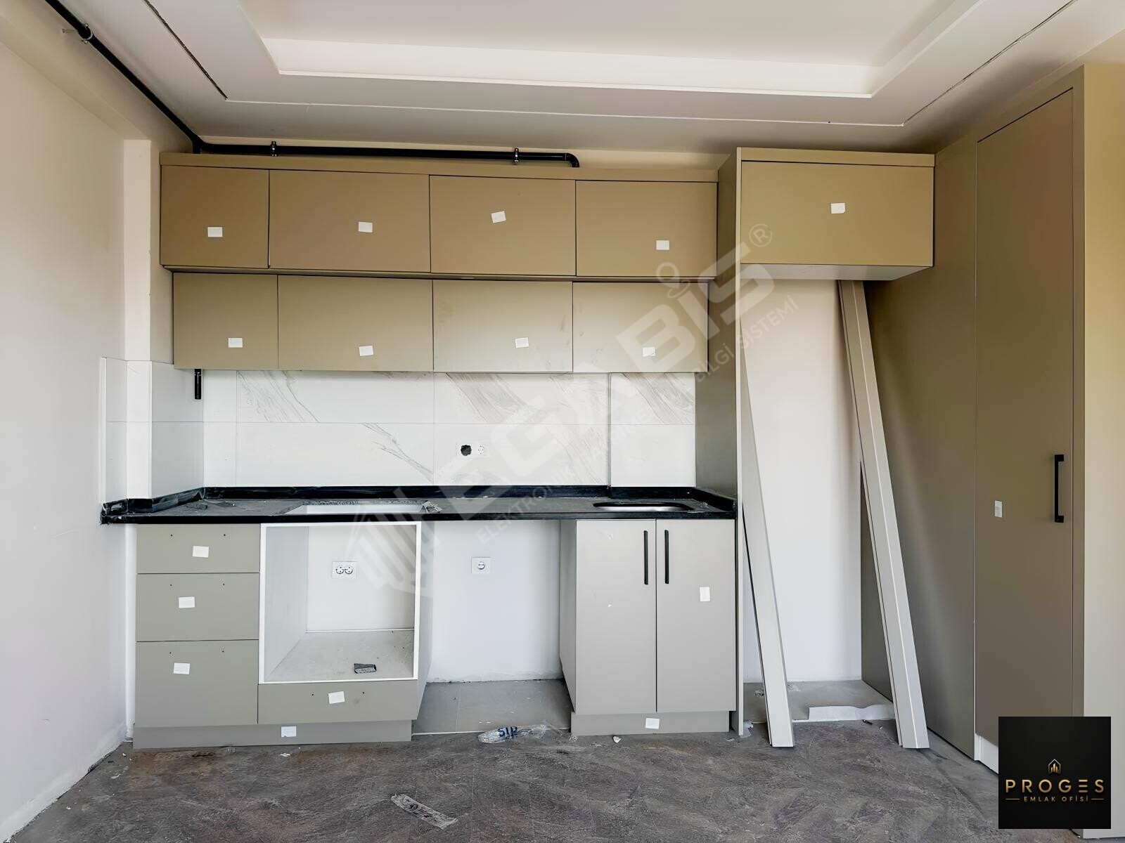 PROGES'TEN ÇEŞMELİ MAH HAVUZ MANZARALI SATILIK 1+1 DAİRE - 13