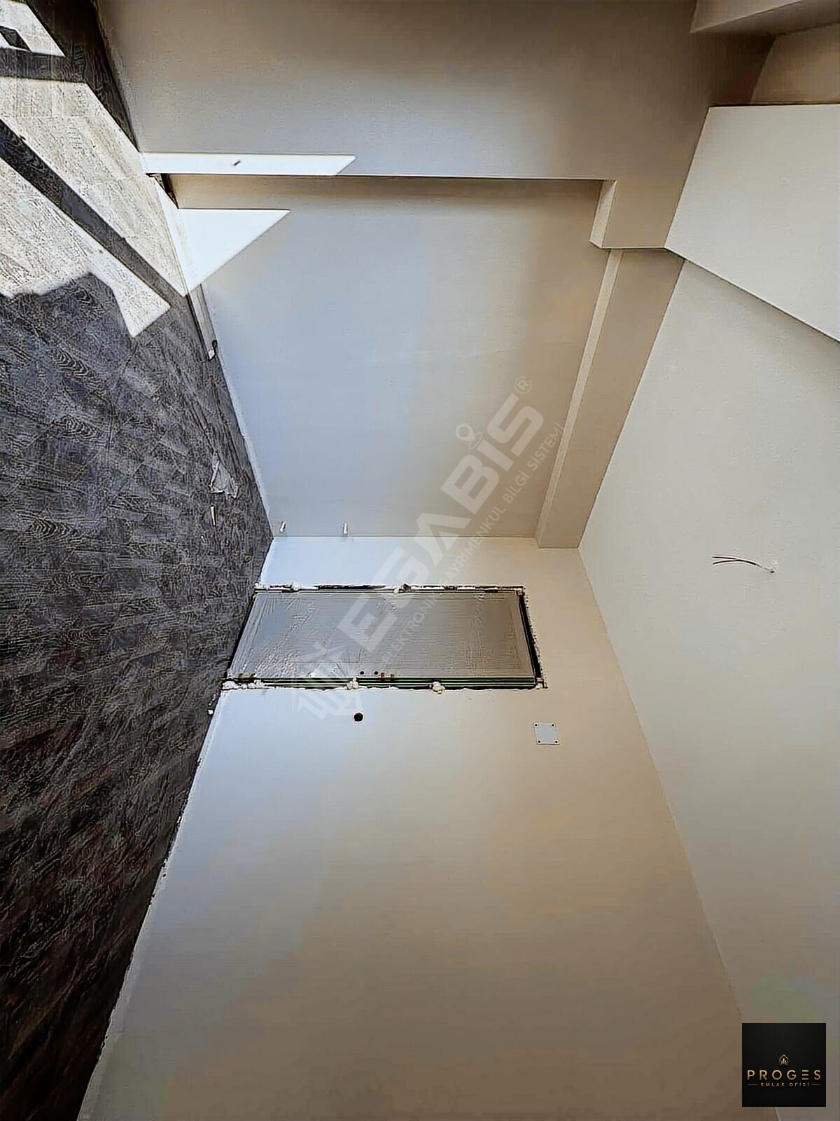 PROGES'TEN ÇEŞMELİ MAH HAVUZ MANZARALI SATILIK 1+1 DAİRE - 4