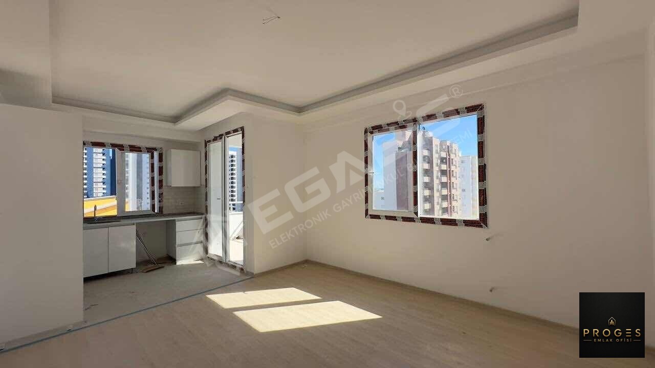 PROGES'TEN DENİZE YAKIN DÜŞÜK KATLI 2+1 SATILIK DAİRE