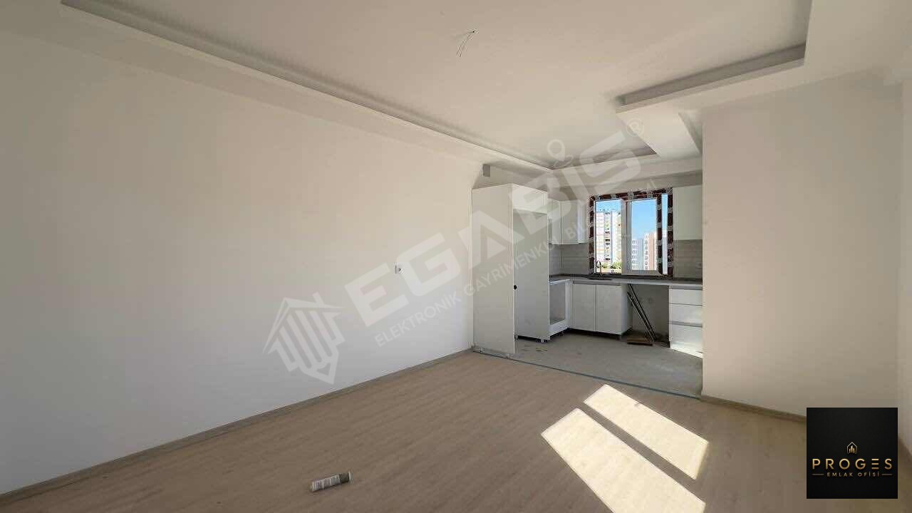 PROGES'TEN DENİZE YAKIN DÜŞÜK KATLI 2+1 SATILIK DAİRE - 3
