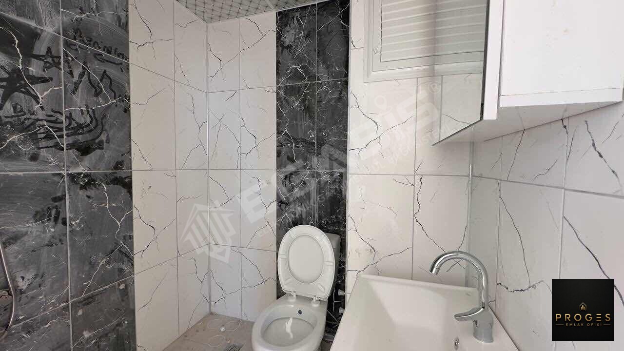 PROGES'TEN DENİZE YAKIN DÜŞÜK KATLI 2+1 SATILIK DAİRE - 15
