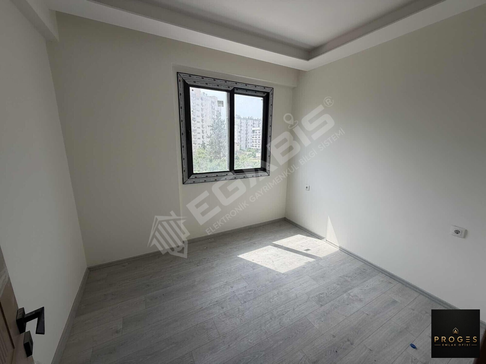 TÖMÜKTE 1+1 DAİRE HAVUZLU SİTE İÇERİSİNDE - 5