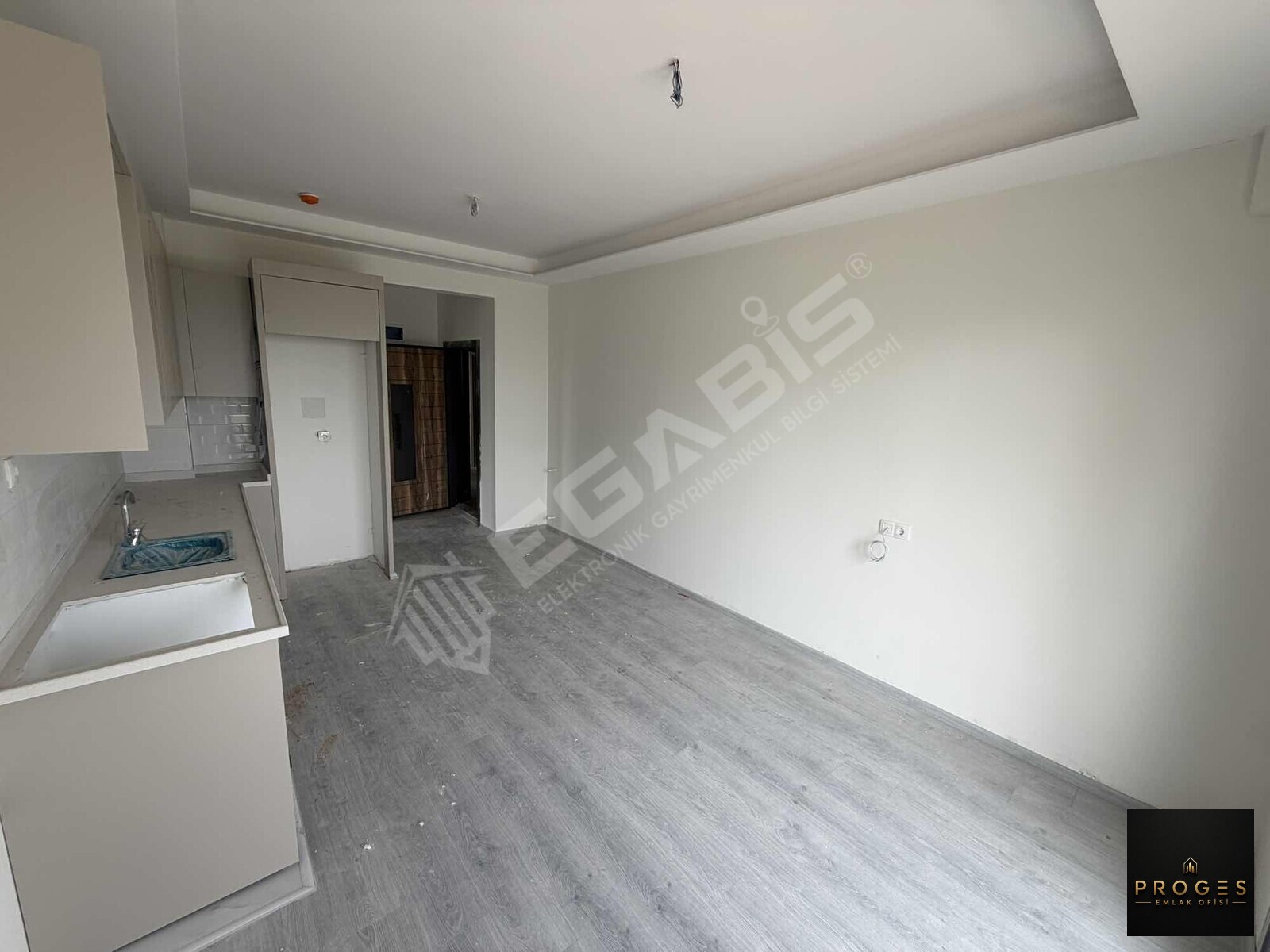 TÖMÜKTE 1+1 DAİRE HAVUZLU SİTE İÇERİSİNDE - 8
