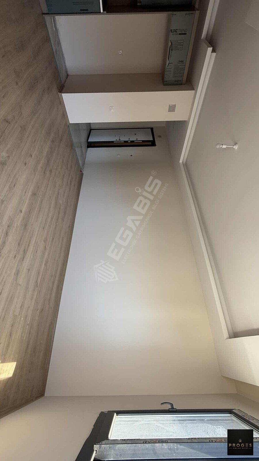 PROGES'TEN YUKARI ALATADA GENİŞ OTURUMLU 1+1 SATILIK DAİRE - 6