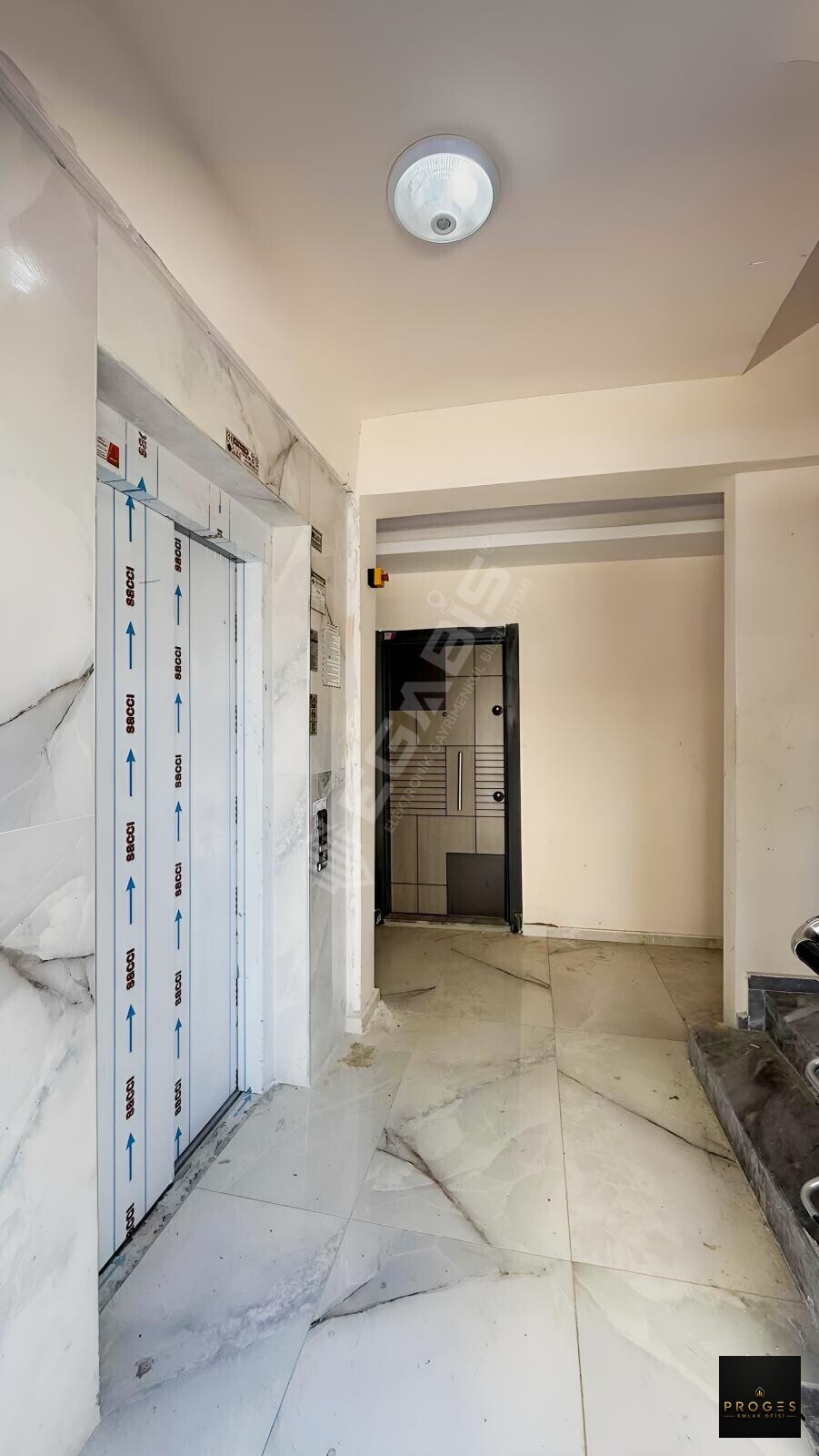 PROGES'TEN YUKARI ALATADA GENİŞ OTURUMLU 1+1 SATILIK DAİRE - 12