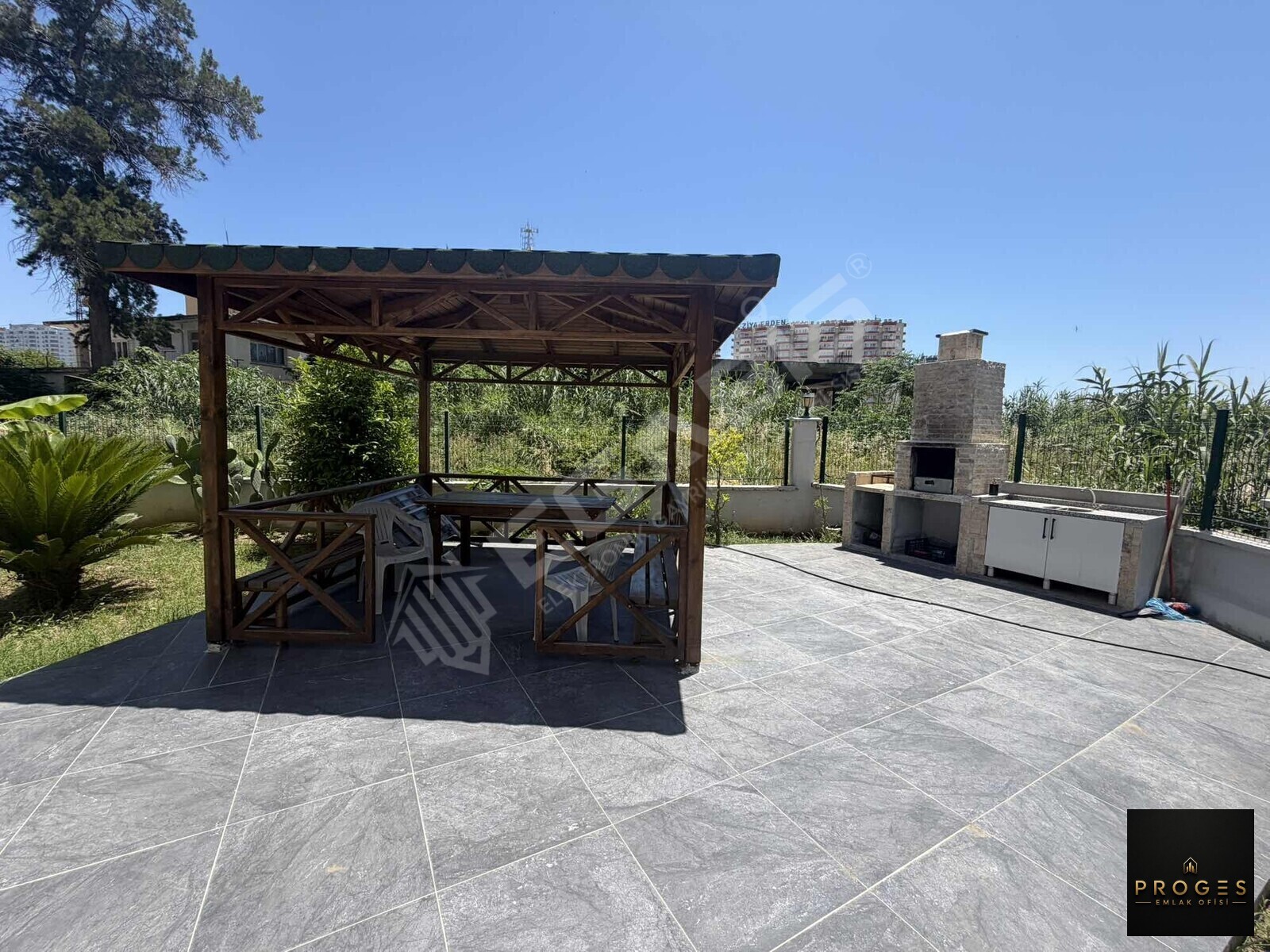 TÖMÜKTE EŞYALI İSKANLI 2+1 DAİRE - 22