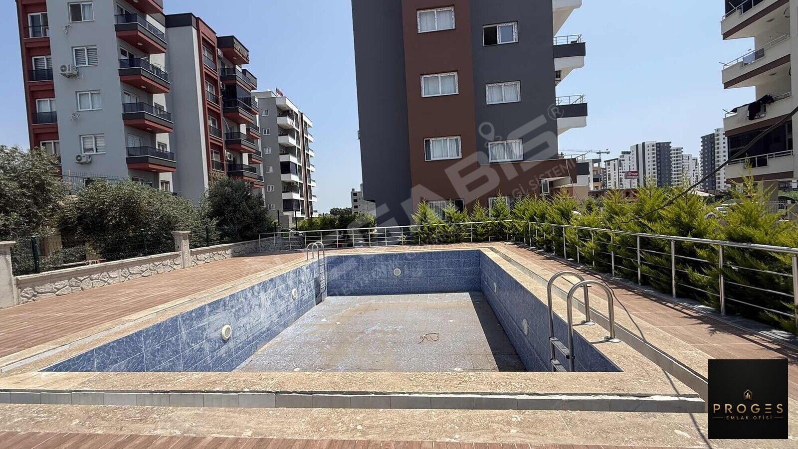 PROGES'TEN ARPAÇBAHŞİŞ'TE HAVUZLU SİTE İÇERİSİNDE 1+1 SATILIK - 13