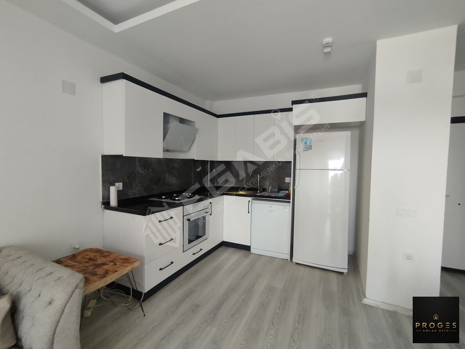 ERDEMLİ TÖMÜKTE HAVUZLU SİTEDE SATILIK 1+1 FULL EŞYALI YAZLIK - 3