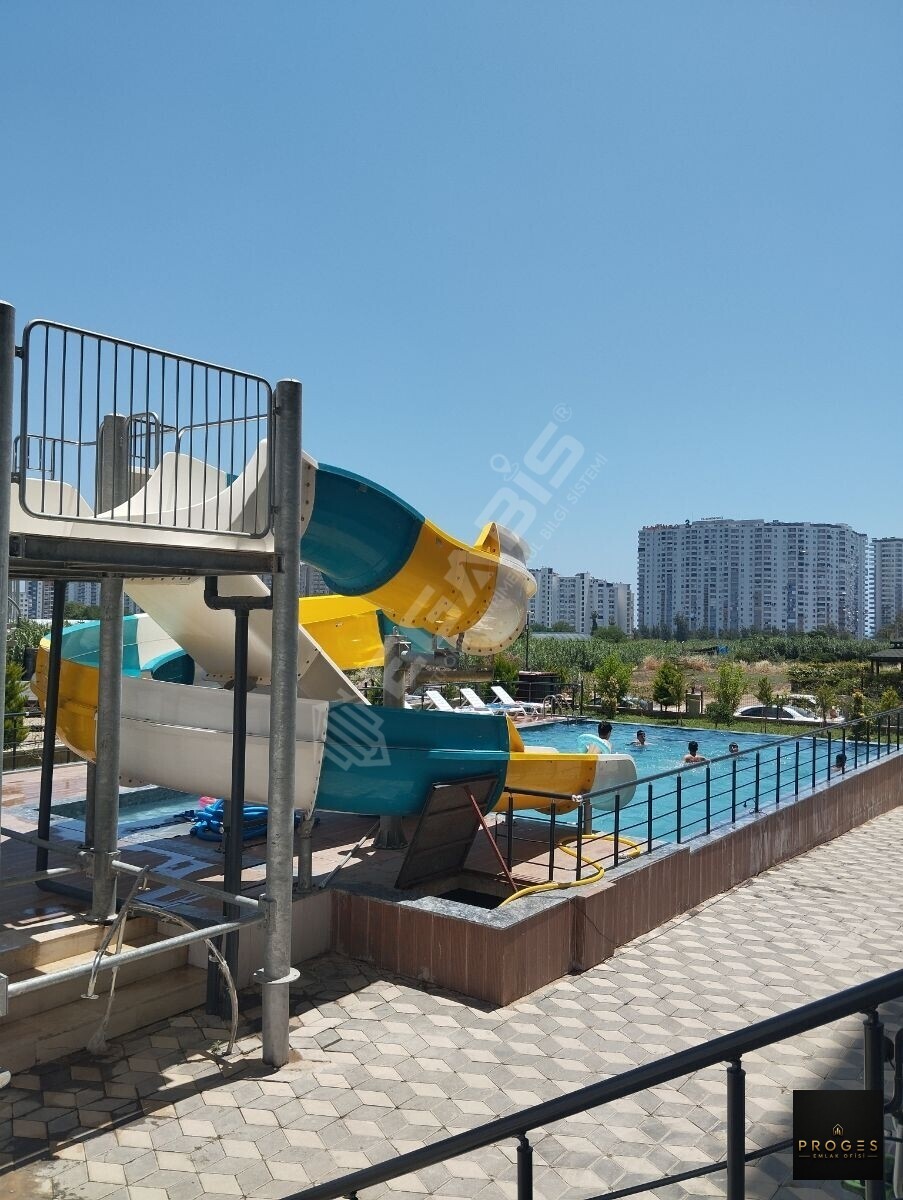 ERDEMLİ TÖMÜK MAHALLESİNDE SATILIK FULL EŞYALI 1+1 YAZLIK