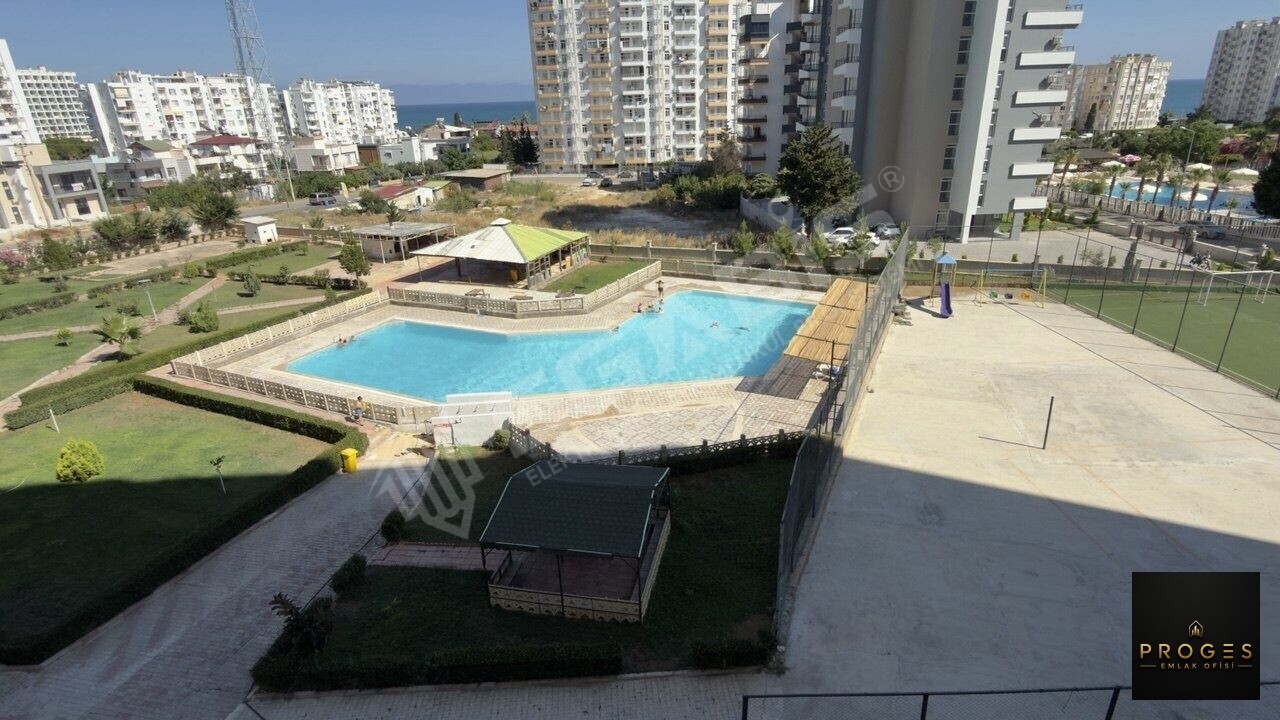 ERDEMLİ TÖMÜKTE HAVUZLU SİTEDE SATILIK 2+1 BAĞIMSIZ MUTFAK DAİRE - 2