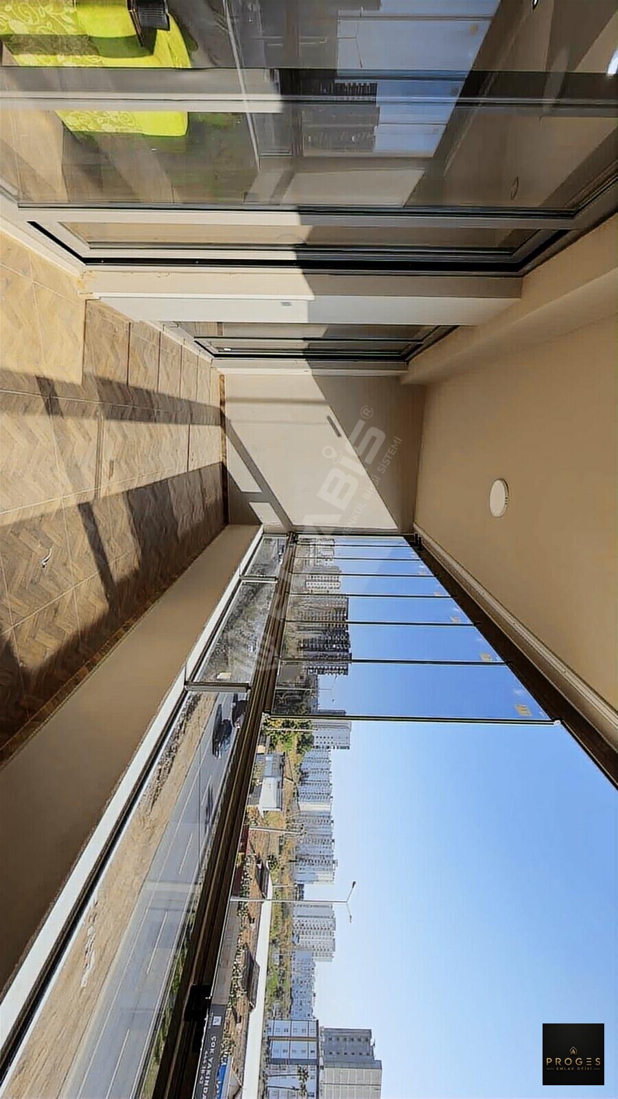 PROGES'TEN TÖMÜK'TE SOSYAL DONATLI 1+1 SATILIK DAİRE - 2