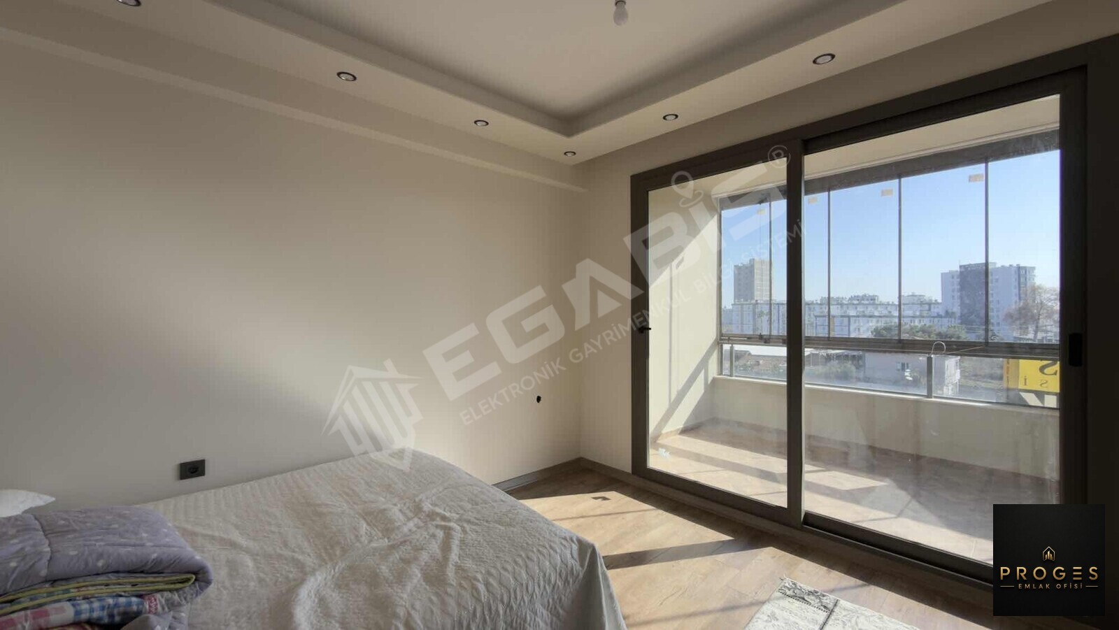 PROGES'TEN TÖMÜK'TE SOSYAL DONATLI 1+1 SATILIK DAİRE - 13