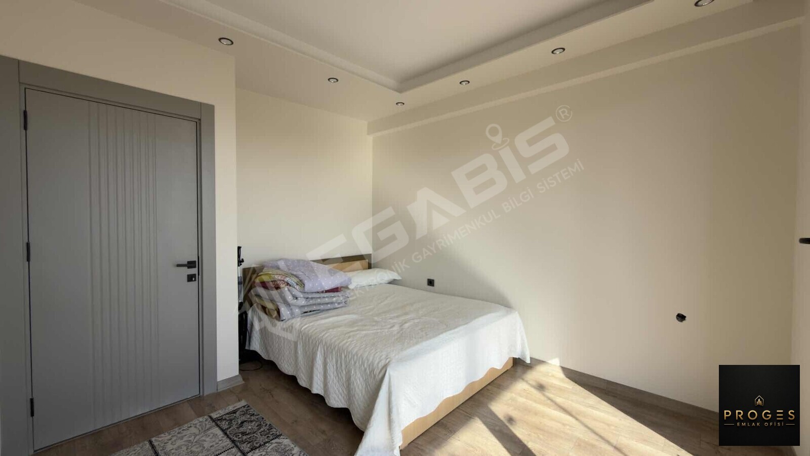 PROGES'TEN TÖMÜK'TE SOSYAL DONATLI 1+1 SATILIK DAİRE - 14