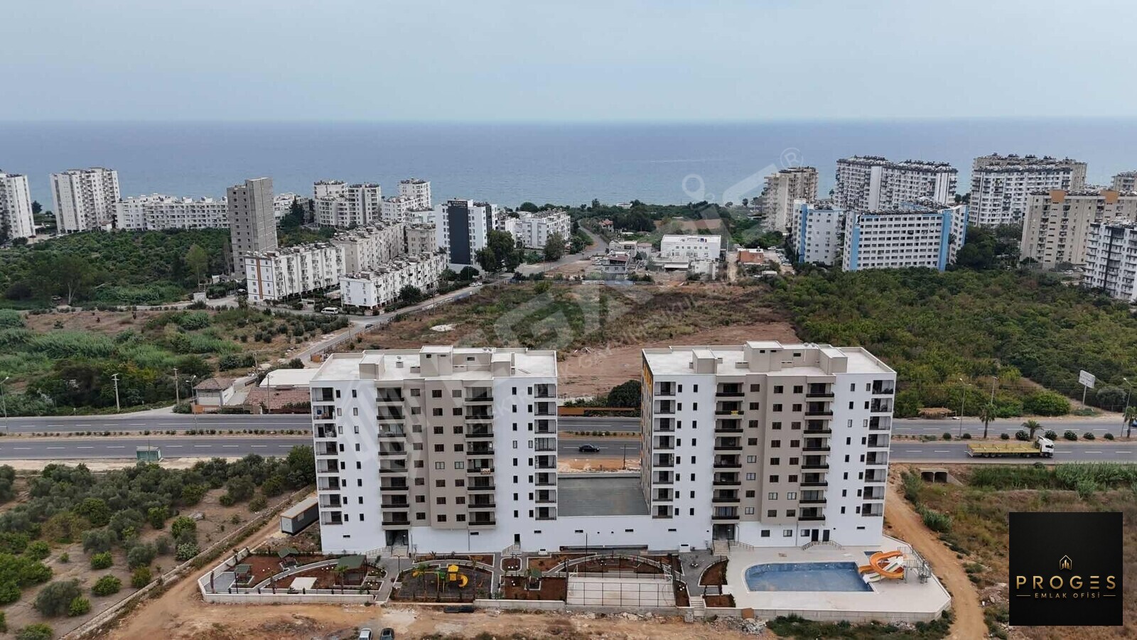 PROGES'TEN TÖMÜK'TE SOSYAL DONATLI 1+1 SATILIK DAİRE - 19