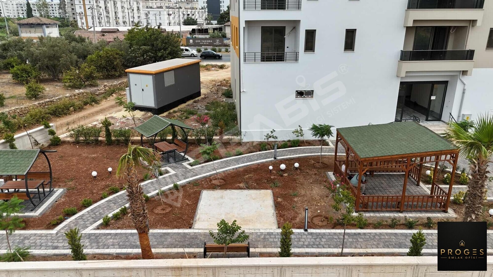 PROGES'TEN TÖMÜK'TE SOSYAL DONATLI 1+1 SATILIK DAİRE - 25