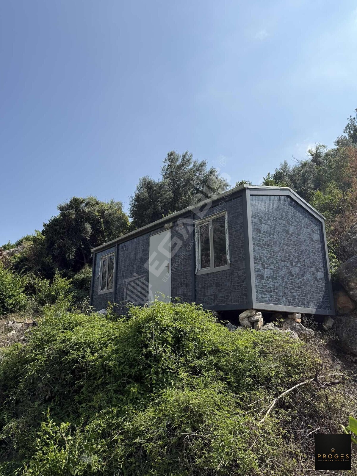 GÜCÜSTE 727 m2 MÜSTAKİL PARSEL