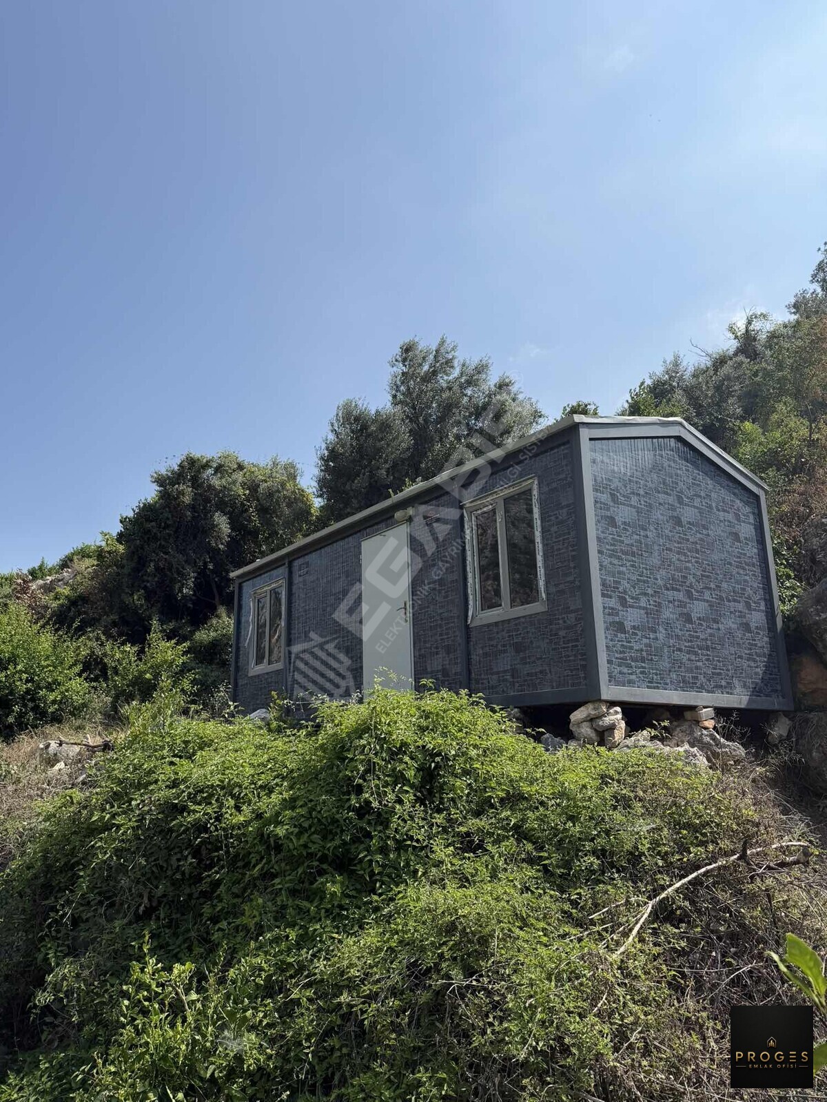 GÜCÜSTE 727 m2 MÜSTAKİL PARSEL - 2