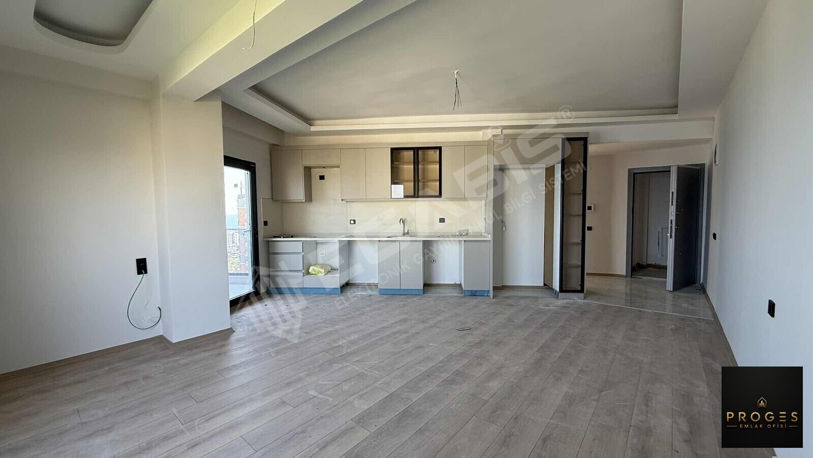 PROGES'TEN AYAŞ'TA FULL DENİZ MANZARALI 1+1 SATILIK DAİRE - 2