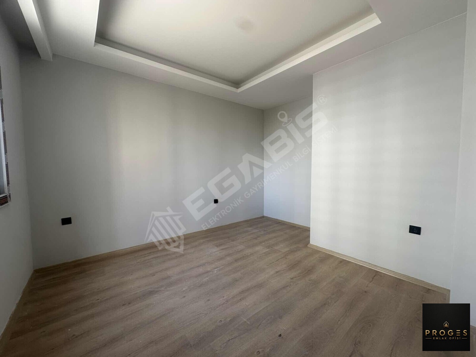 PROGES'TEN ÇEŞMELİDE DENİZE 50m SATILIK 3+1 - 4