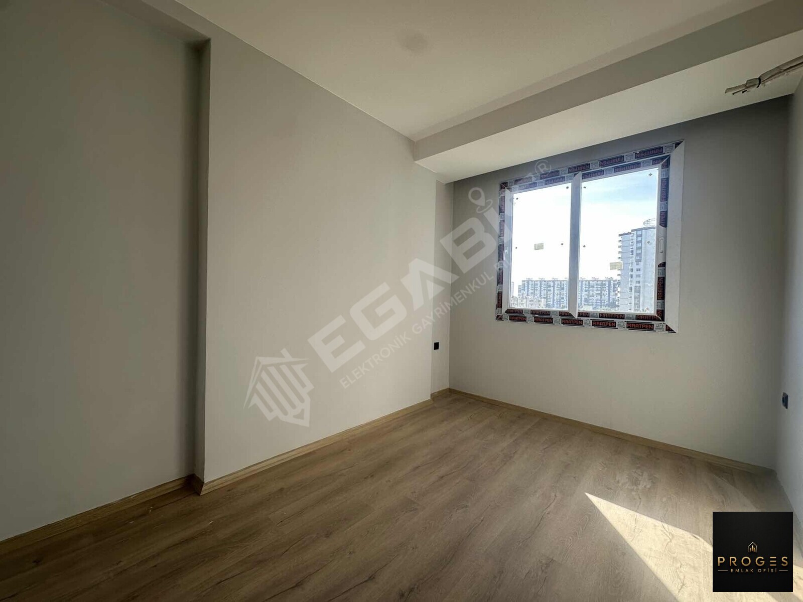 PROGES'TEN ÇEŞMELİDE DENİZE 50m SATILIK 3+1 - 20