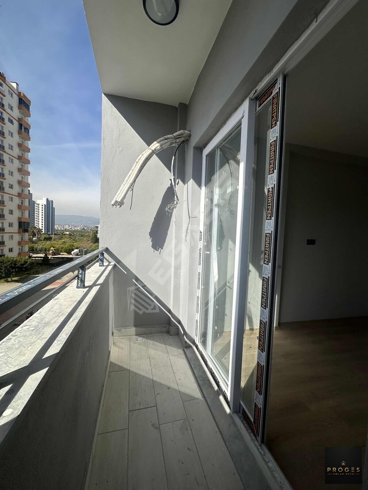 PROGES'TEN ÇEŞMELİDE DENİZE 50m SATILIK 3+1 - 21