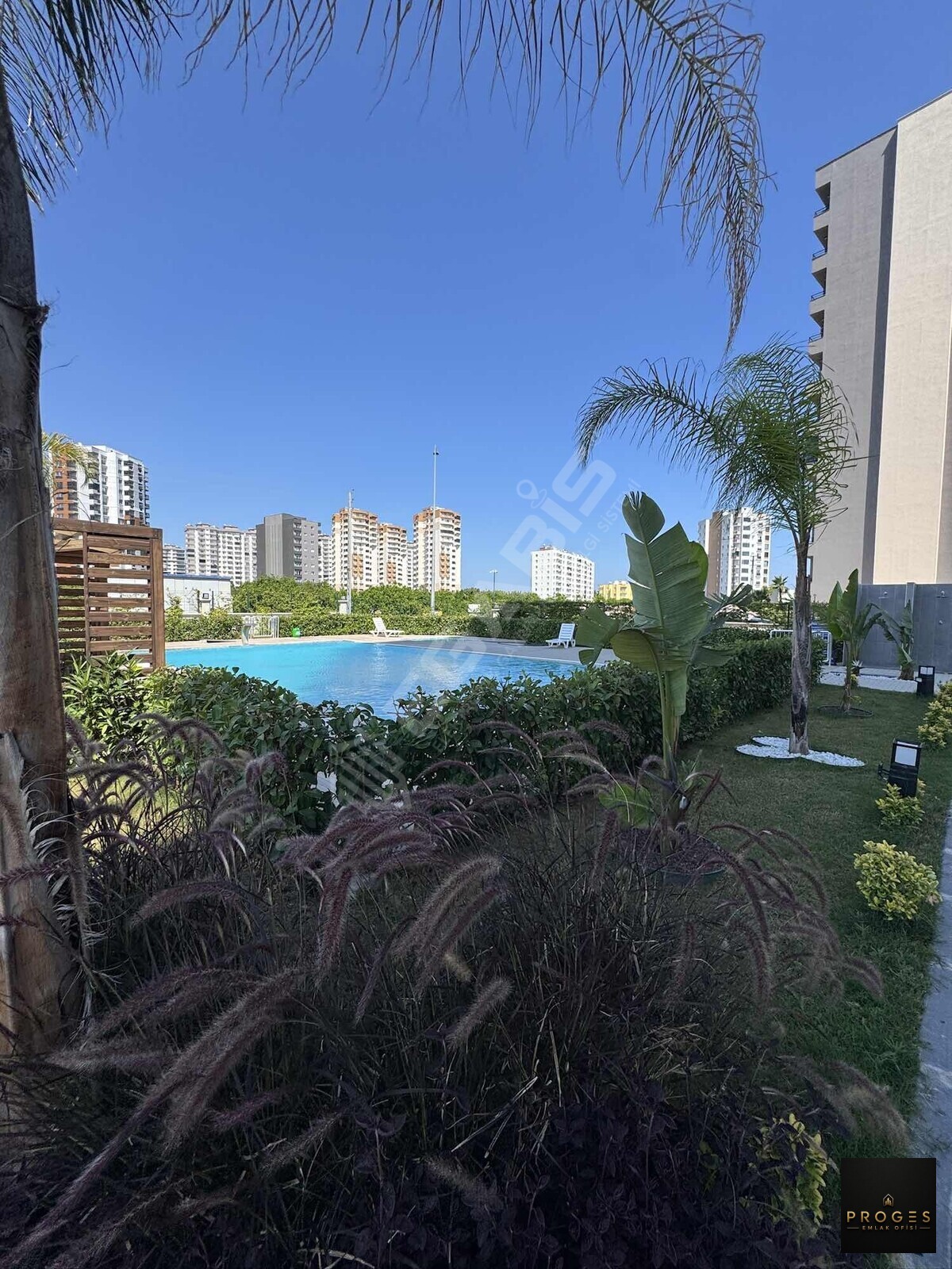 PROGES'TEN ÇEŞMELİDE DENİZ MANZARALI EŞYALI SATILIK 2+1