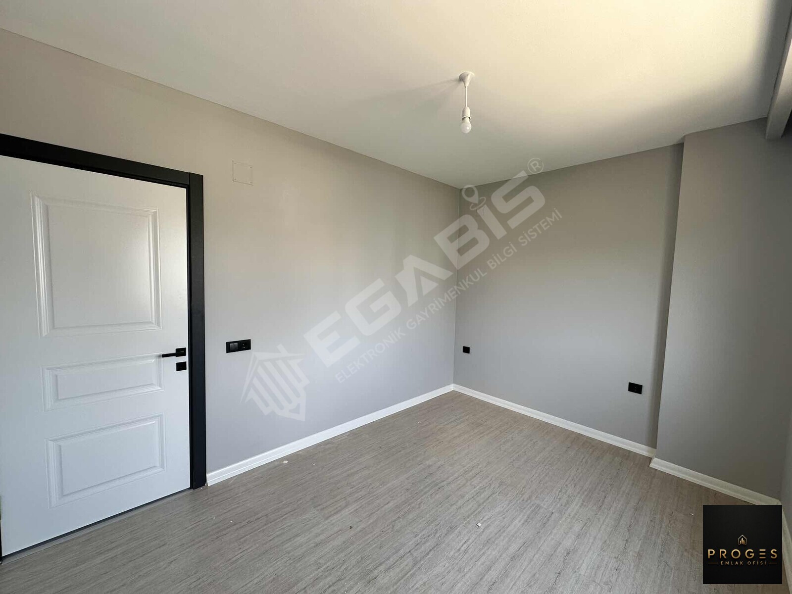 PROGESTEN PLAJA 300mt 3 CEPHELİ FULL DENİZ MANZARALI SATILIK 1+1 - 13