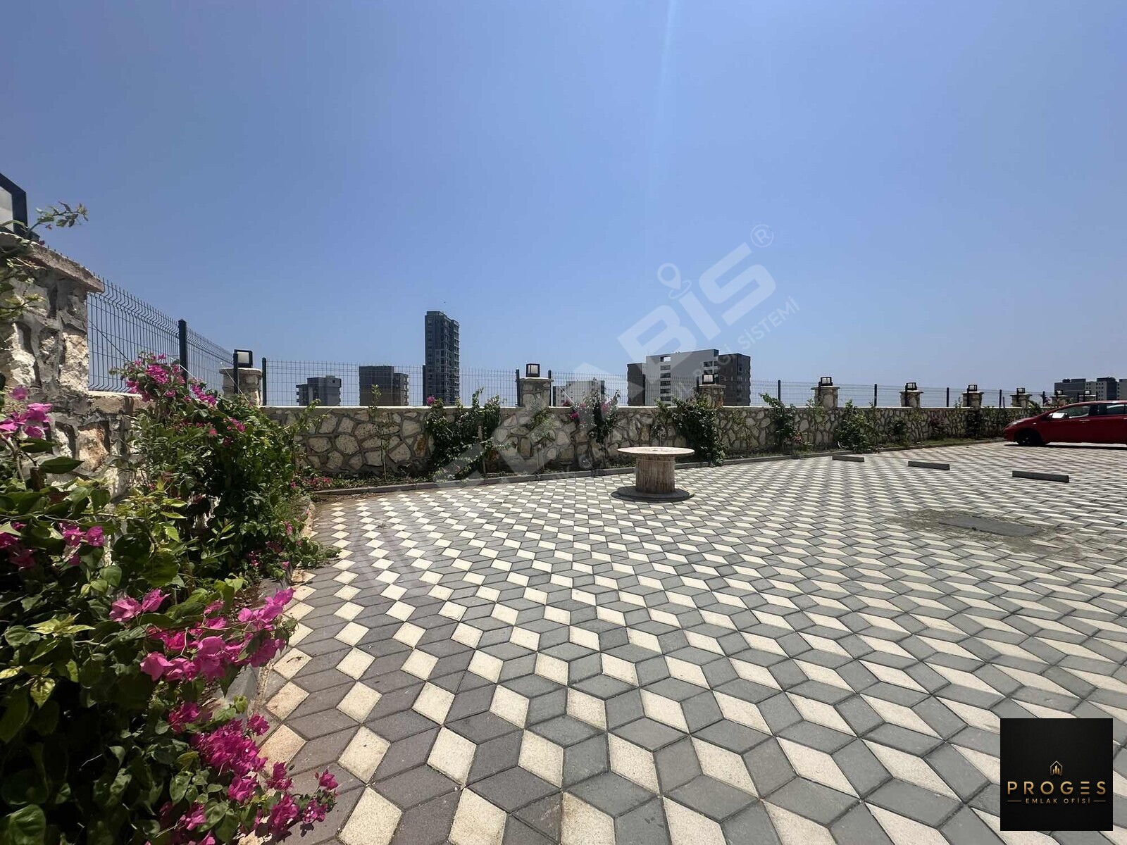 PROGESTEN PLAJA 300mt 3 CEPHELİ FULL DENİZ MANZARALI SATILIK 1+1 - 24
