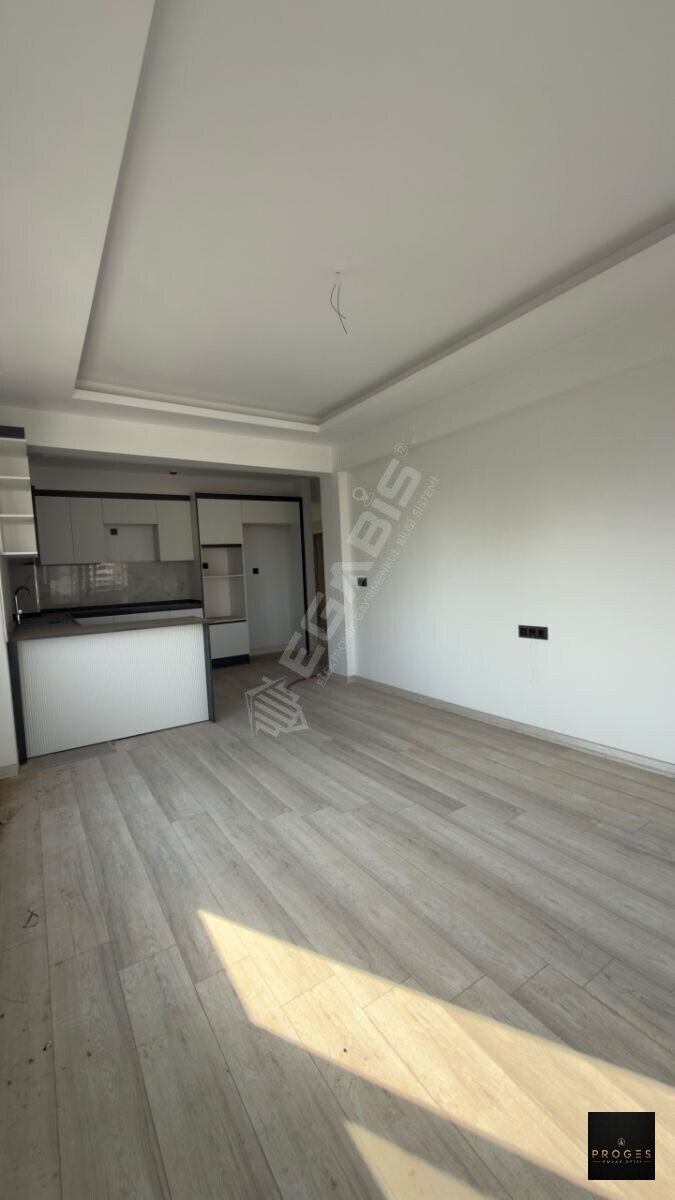 ERDEMLİ ARPAÇBAHŞİŞ MAHALLESİ HAVUZLU SİTEDE KİRALIK 2+1 DAİRE - 3