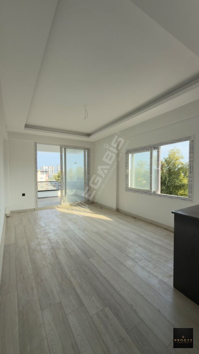 ERDEMLİ ARPAÇBAHŞİŞ MAHALLESİ HAVUZLU SİTEDE KİRALIK 2+1 DAİRE - 4