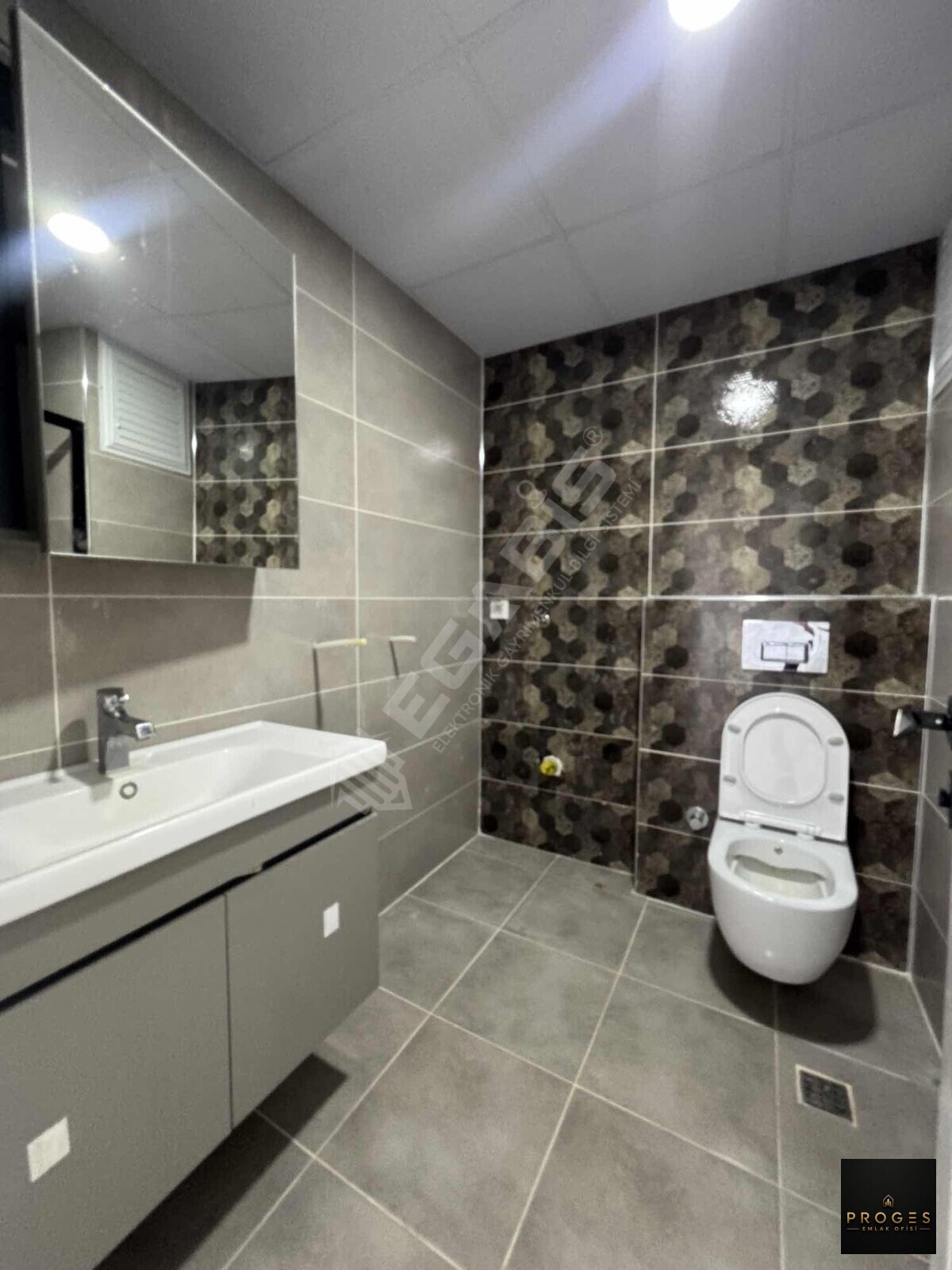 PROGES'TEN DENİZ MANZARALI SATILIK 1+1 - 9