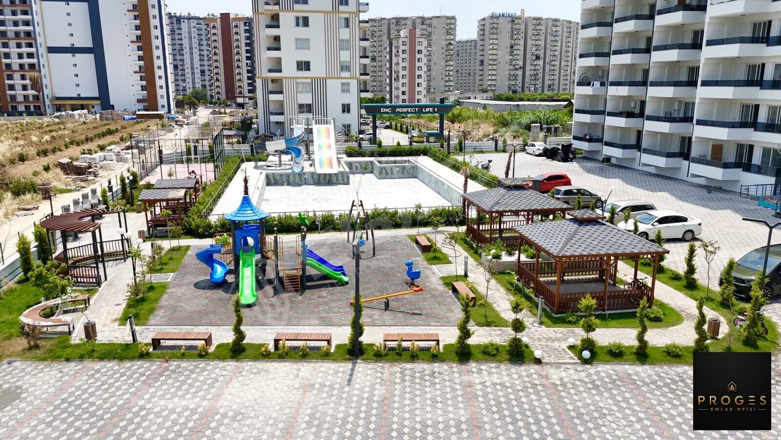 PROGES'TEN TÖMÜK'TE SOSYAL DONATLI 2+1 SATILIK DAİRE - 3