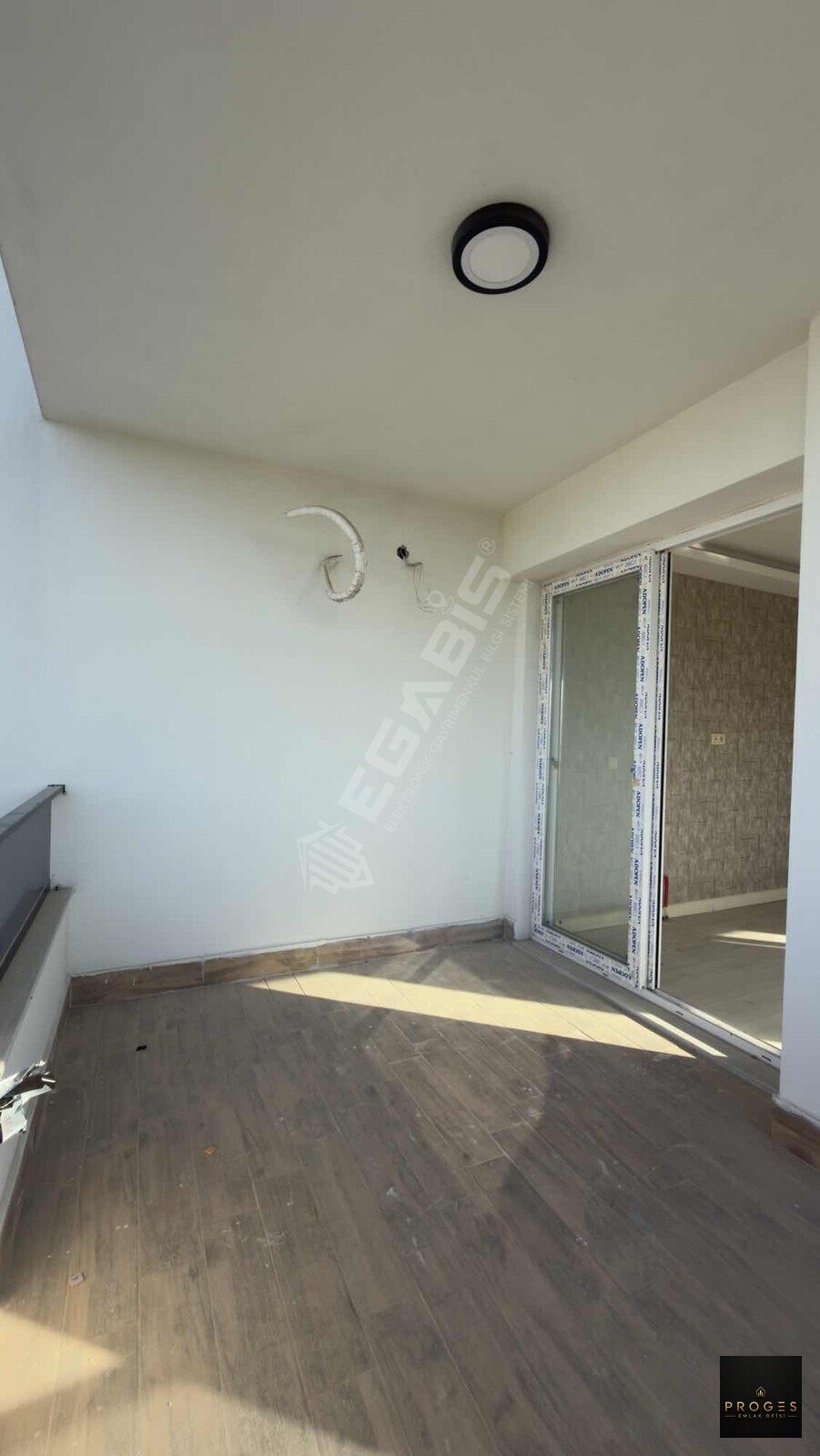 PROGES'TEN TÖMÜK'TE SOSYAL DONATLI 2+1 SATILIK DAİRE - 11