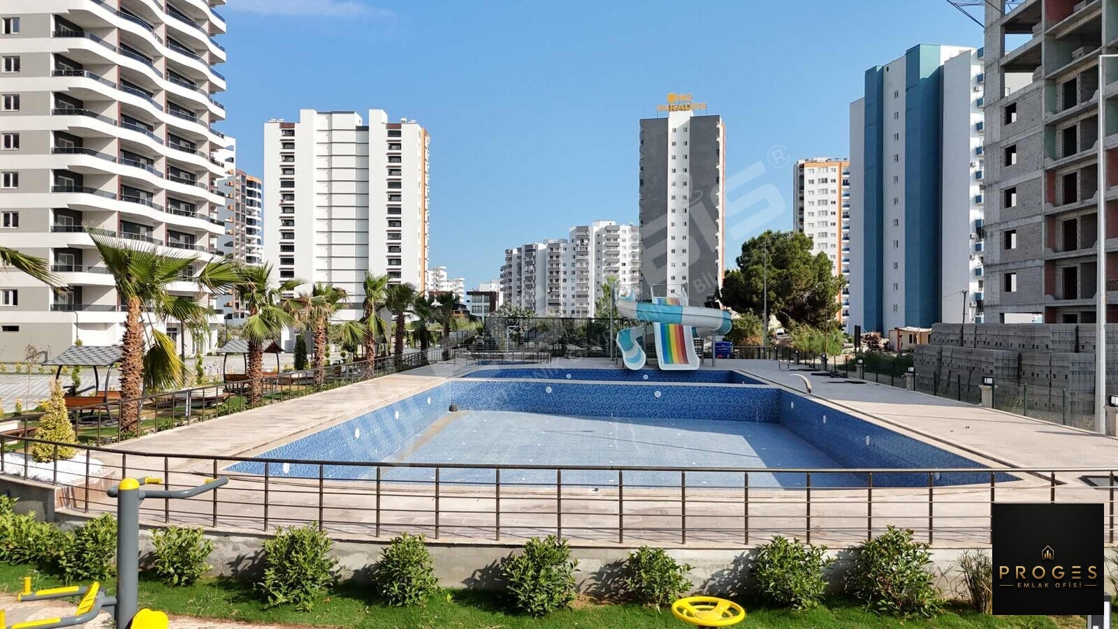 PROGES'TEN TÖMÜK'TE SOSYAL DONATLI 2+1 SATILIK DAİRE - 28