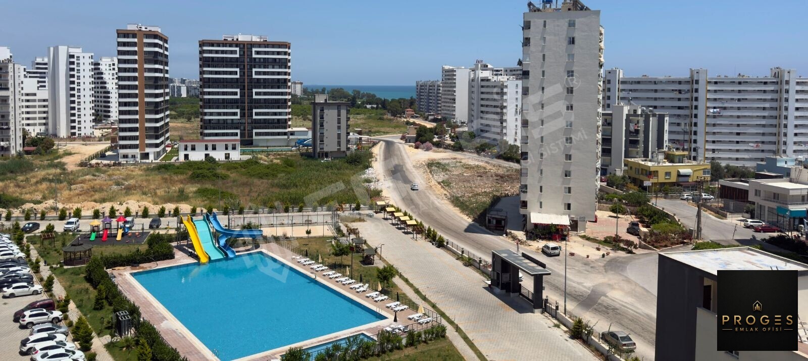 TÖMÜKTE GENEL İSKANI ALINMIŞ DENİZ HAVUZ MANZARALI SATILIK 2+1