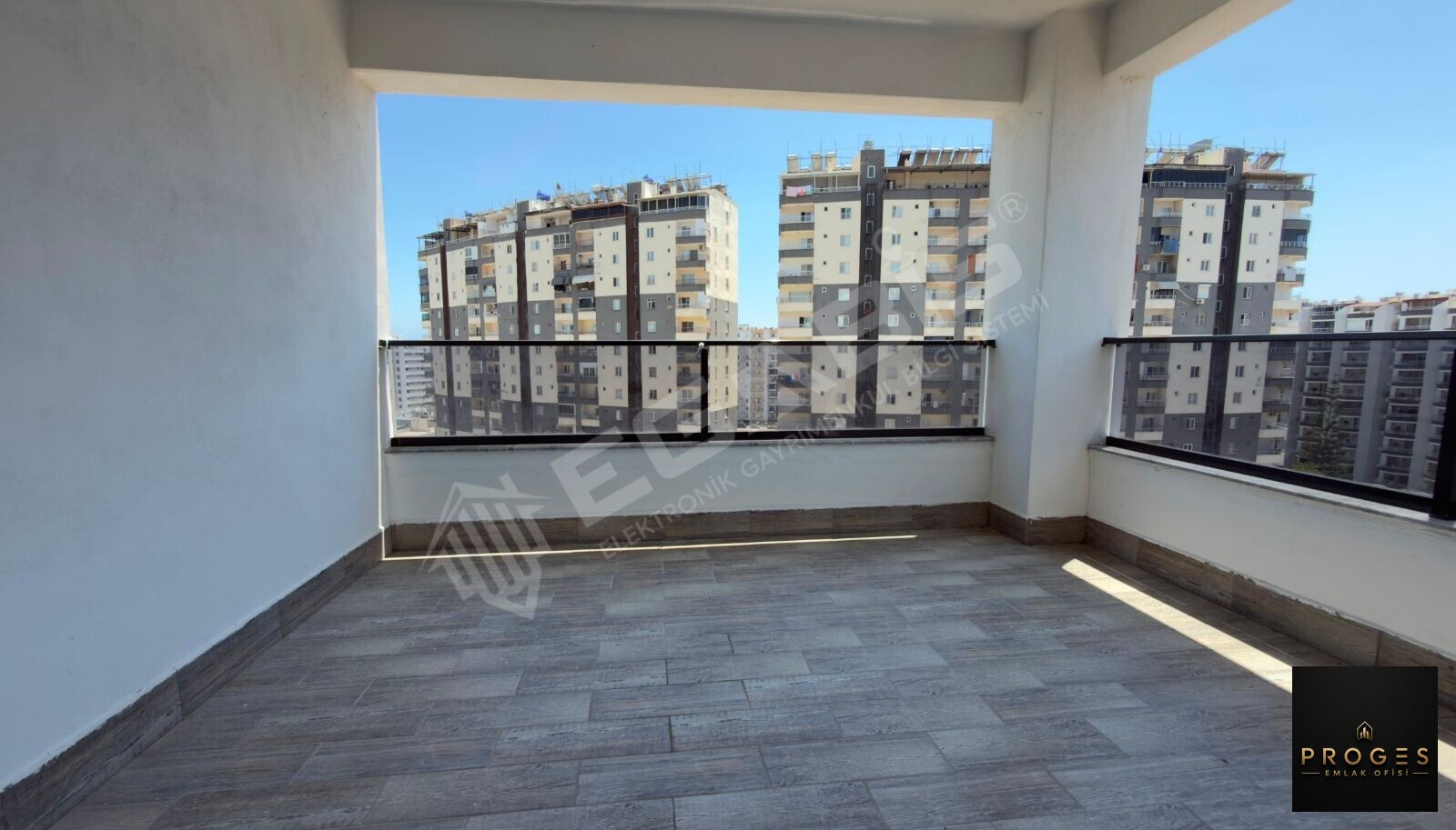 TÖMÜKTE GENEL İSKANI ALINMIŞ DENİZ HAVUZ MANZARALI SATILIK 2+1 - 11