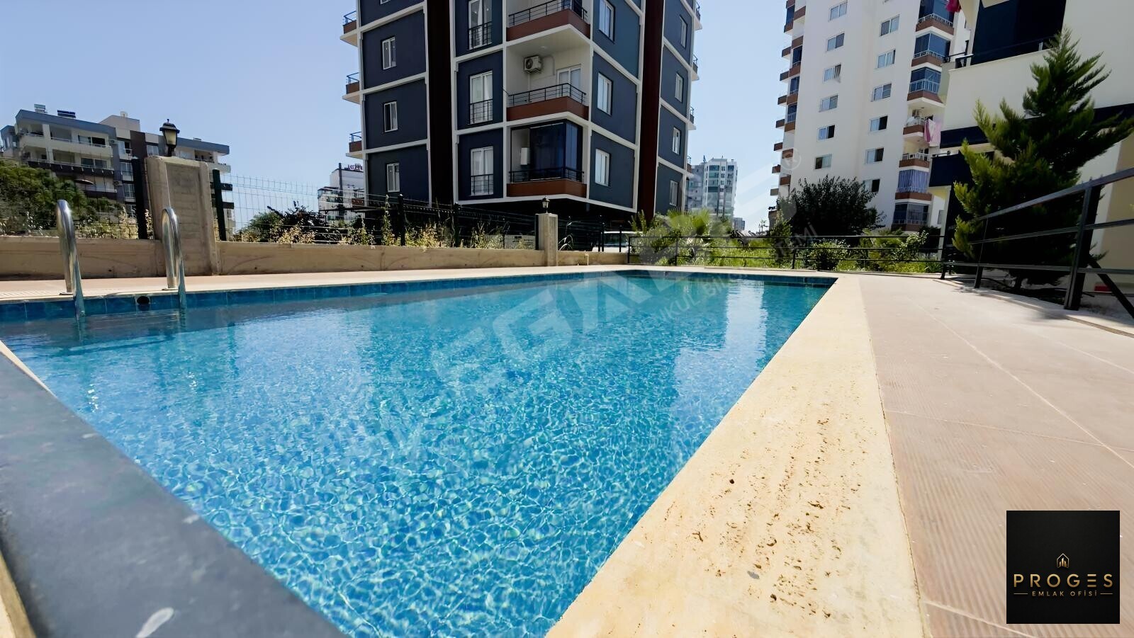 PROGES'TEN TÖMÜK'TE 3 CEPHELİ HAVUZLU 1+1 EŞYALI SATILIK DAİRE - 2