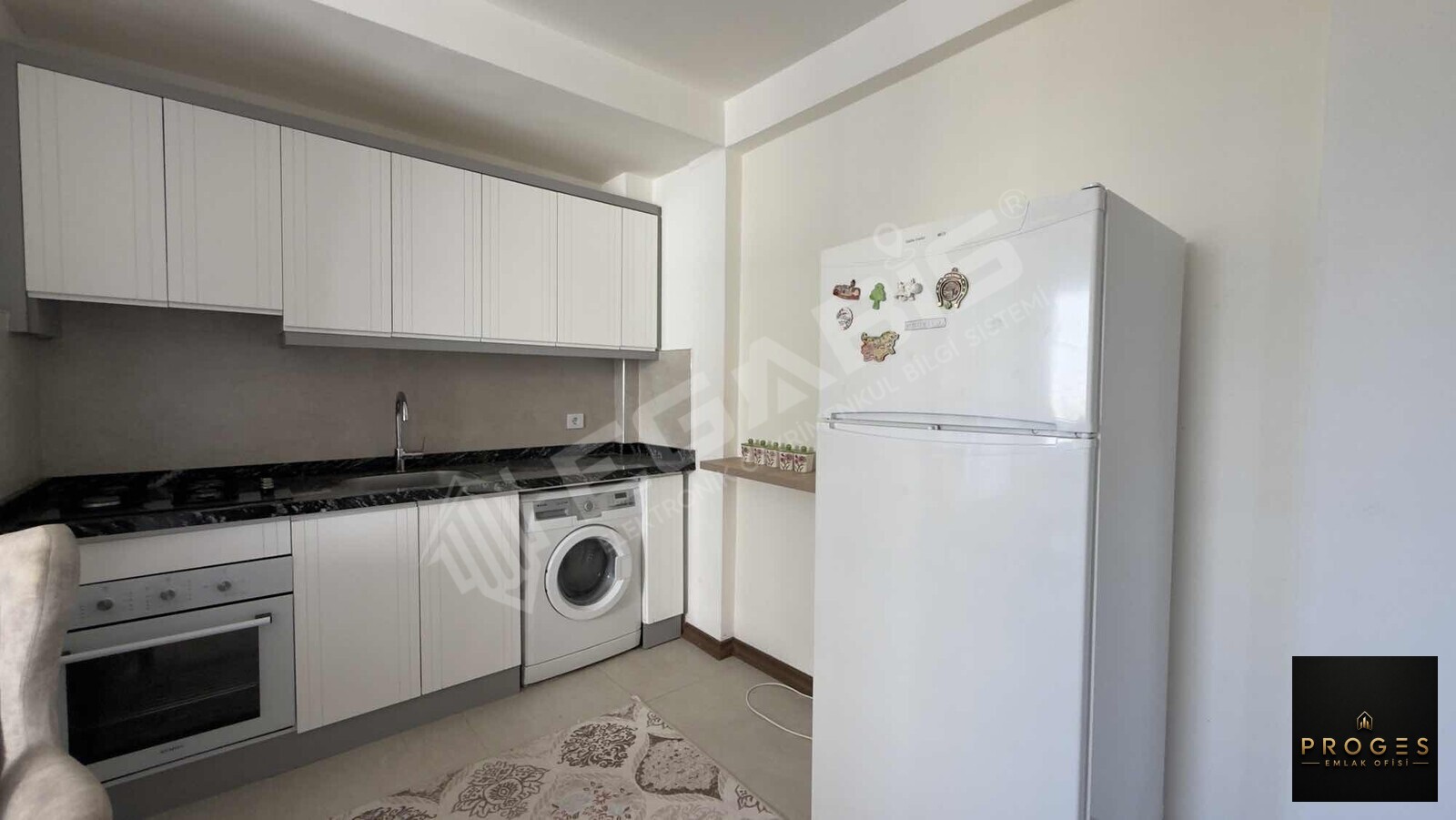 PROGES'TEN TÖMÜK'TE 3 CEPHELİ HAVUZLU 1+1 EŞYALI SATILIK DAİRE - 9